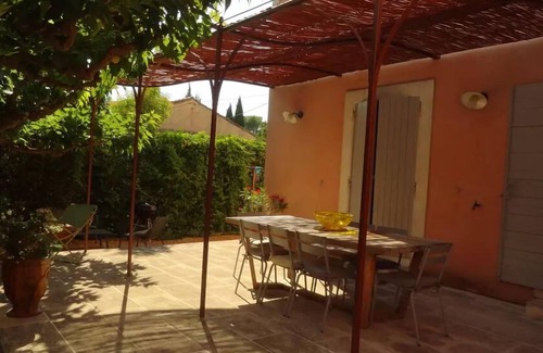 Robion House | House with pool facing the Luberon
