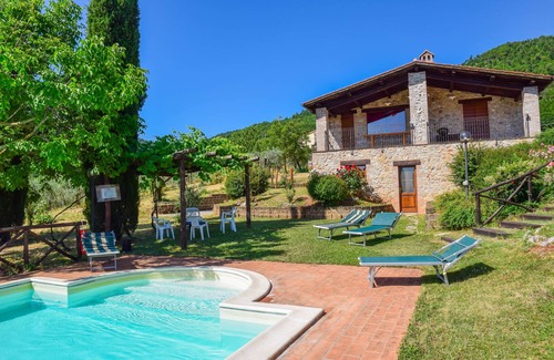 Avigliano Umbrio House | House with private pool/garden 5 km from village. Quiet street & panoramic views