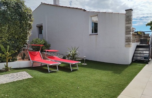 Roches Grises House | House with private pool near Etangs de Bages