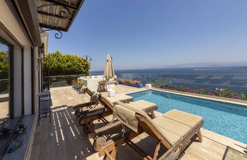 Gundogan Villa | House with Private Pool and Sea View in Bodrum