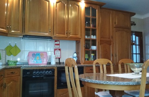 Santa Maria da Feira House | House with 4 bedroom apartment with pool churasqueira terrace, 25 km from Porto