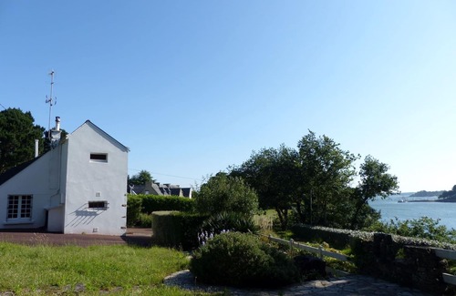 Baden Ski Chalet | House with sea view in Toulindac, Baden