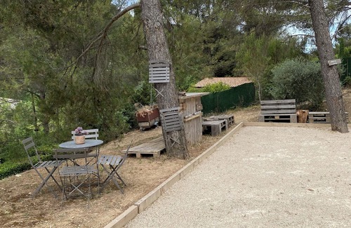 Auriol House | House with view and pool