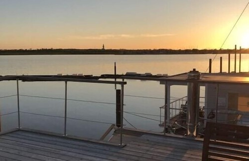 Grossenbrode Apartment | Houseboat Comfortable Vacation Home