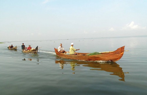 Kumarakom House | Houseboat Cruise in the Backwaters of Kerala