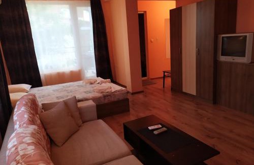 Chernomorets House | HOUSEDENz