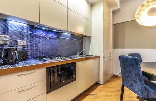 Historic Center Apartment | HouSmart Azzo Gardino 4