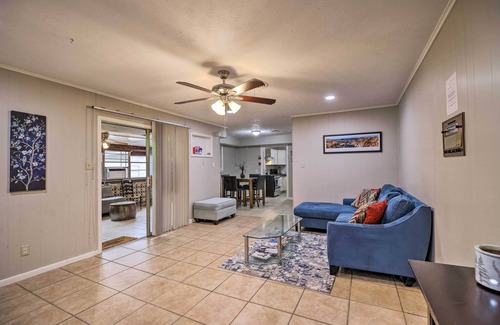 Southeast Houston Cottage | Houston Vacation Rental w/ Private Yard!