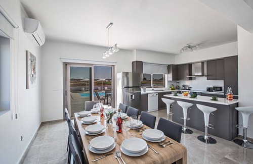 Paralimni Villa | How to Rent Your Own Private Luxury Holiday Villa in Protaras for Less than Basic Hotel