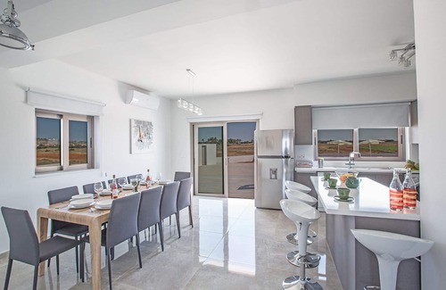 Paralimni Villa | How to Rent Your Own Private Luxury Holiday Villa in Protaras for Less than Basic Hotel