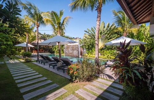 Drupadi Villa | How to Rent Your Own Private Luxury Holiday Villa in Seminyak for Less than Basic Hotel