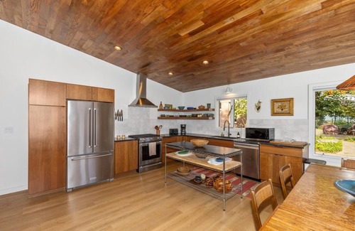 Saugatuck Villa | How you Dune - Two Bedroom Villa, Sleeps 6