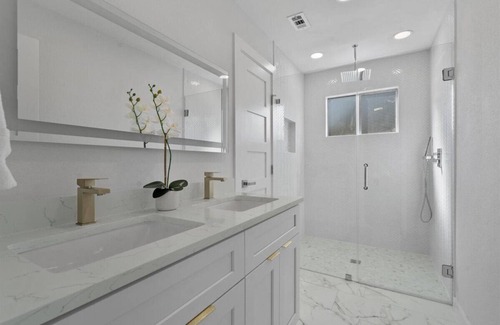 Milwood House | Howdy! Modern stay in Austin