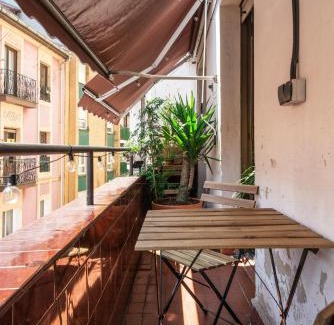 Bilbao la Vieja House | HT MIRIBILLA habitaciones turísticas con baños compartidos sin ascensor