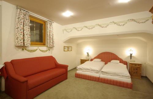 Lech am Arlberg Apartment | Hubertusklause