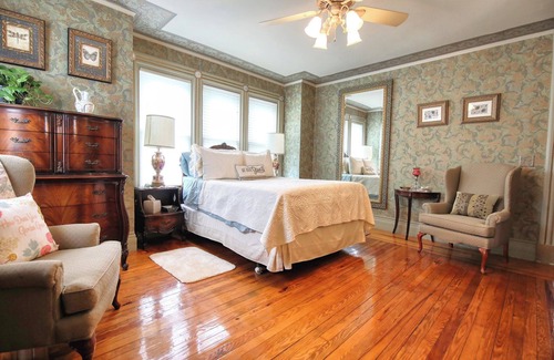 Toms River Bed & Breakfast | Huddy House Bed & Breakfast offers a charming escape to an era gone by