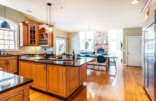 Hopewell Junction House | Hudson Valley getaway: hot tub/pool/home office/family friendly/75 min from NYC