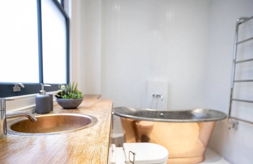 Bishopsgate Apartment | Huge 4BR Home near Liverpool St Station