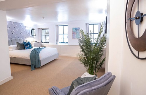 Bishopsgate Apartment | Huge 4BR Home near Liverpool St Station