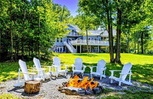 Bumpass House | Huge 8BR Lakefront Lake Anna, Beach, Dock, Hot Tub