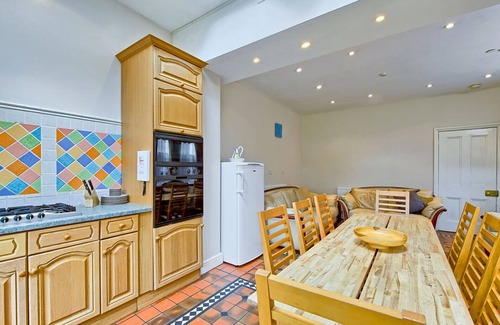 Catford Apartment | Huge family friendly apartment in London