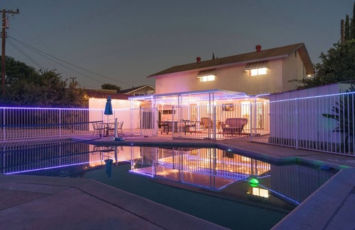 Simi Valley House | Huge Fireplace, Pool Volley Ball, Nintendo Switch