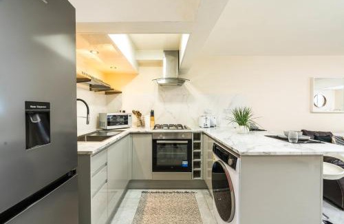 South Hampstead House | Huge fully equipped studio 1 min from tube Station