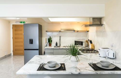 South Hampstead House | Huge fully equipped studio 1 min from tube Station