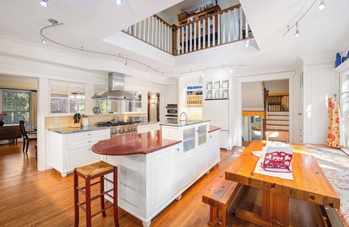 Vienna House | Huge Gilded-Age Home for Entertaining