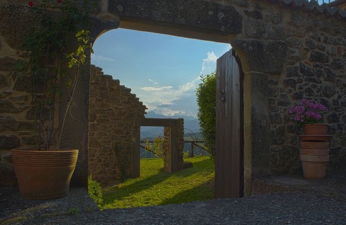 Perpoli Apartment | Huge Medieval Apartment in historic Tuscan Villa, 100% remodeled + pool