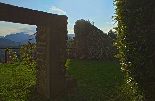 Perpoli Apartment | Huge Medieval Apartment in historic Tuscan Villa, 100% remodeled + pool