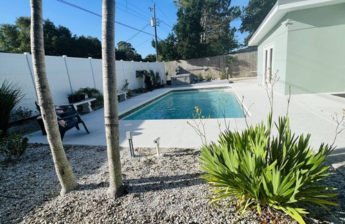 Bay Acres House | Huge Pool, Close to Beaches, Restaurants, Shopping & More!