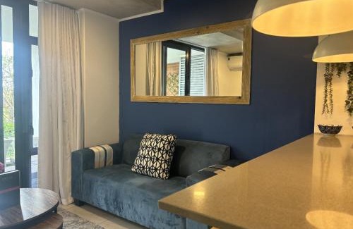Hillhead Apartment | Hugos Seaside Haven E210