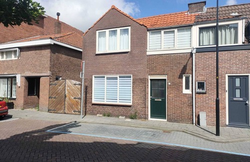 Beverwijk House | Huis met Tuin in het Centrum Vlakbij de zee en Amsterdam