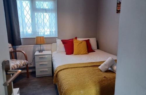 Dunstable House | Huku Kwetu Melo House, A 4 Bedroomed House with Strong Double and King-size Beds Suitable for Builders and Contractors