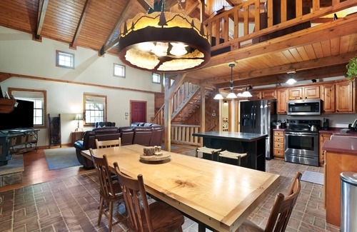 Rockbridge Cabin | Hummingbird Lodge at Big Pine Retreat