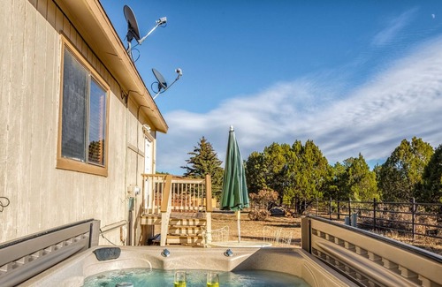 Alto Cabin | Hummingbird Oasis, 3 Bedroom, 3 Baths, Hot Tub, Sleeps 6, AC, TV's