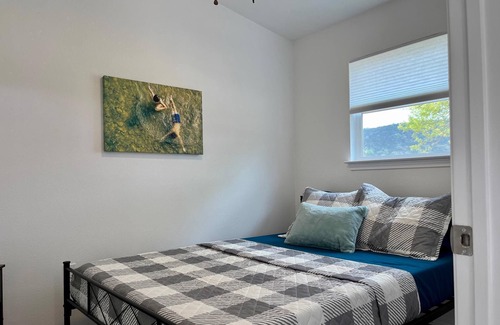 New Braunfels Cottage | Hunka Hunka Guadalupe Love!
