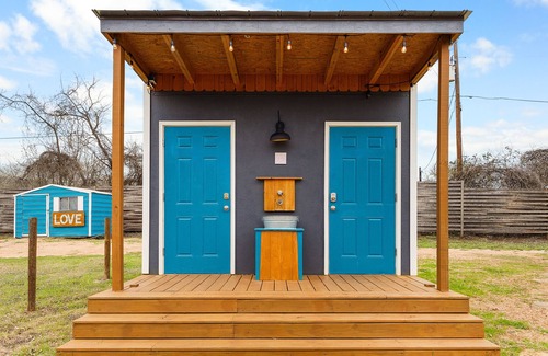 New Braunfels Ski Chalet | Hunka Hunka River Cabin Retreat