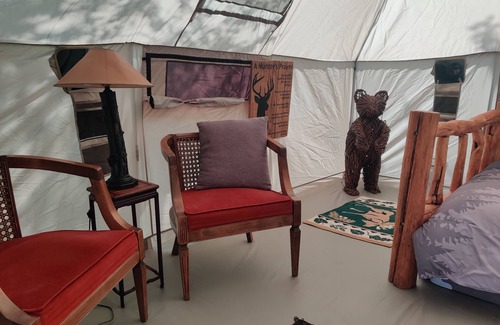 Glacier Country Cabin | Hunter's Glade, glamping on the river, 2 miles from Quinn’s Hot Springs Resort!