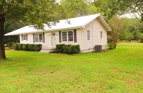 Clopton House | Hunting Lodging close to your Lease