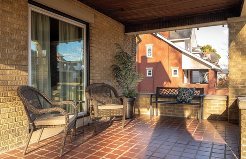 Huntington House | Huntington Modern History - 4BR MU, DT, St Marys