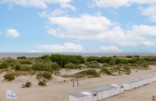 Heist House | Huswell - Bright & Stylish Apartment Near Beach with Sea view