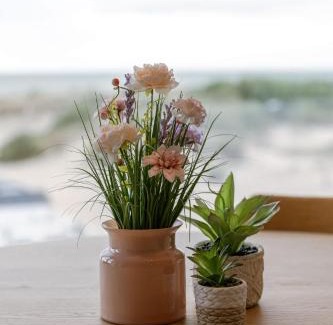 Heist House | Huswell - Bright & Stylish Apartment Near Beach with Sea view