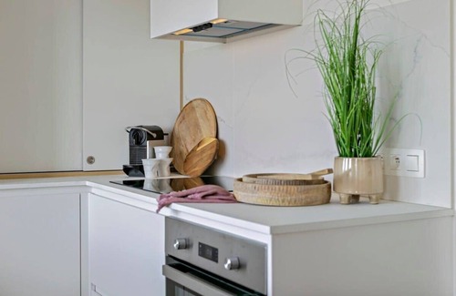 Mariakerke Apartment | Huswell - Refurbished apartment with sea view