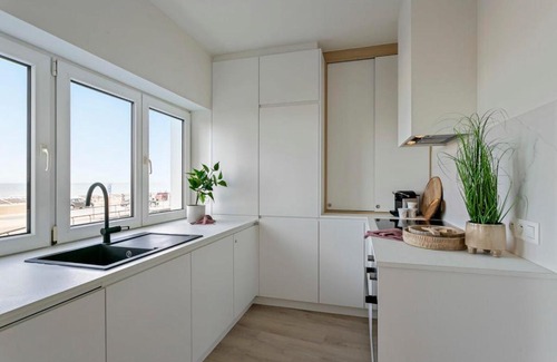 Mariakerke Apartment | Huswell - Stylishly refurbished apartment with sea view