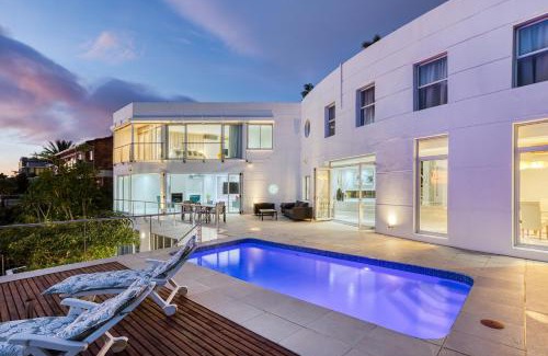 Camps Bay Villa | Hutchinson Villa