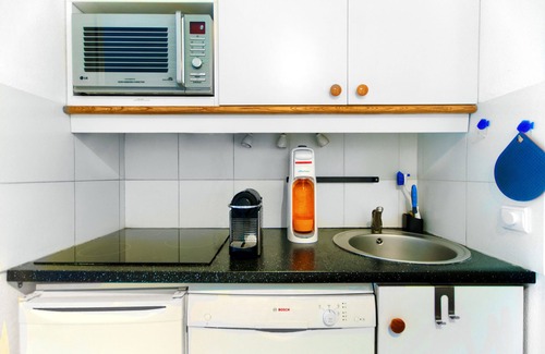 Giens Apartment | Hyères (83400) - Presqu'ile de Giens - La Badine beach - Air-conditioned studio.-Wireless