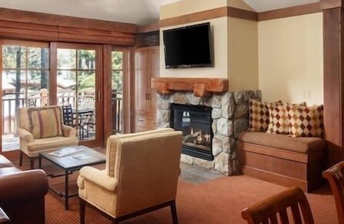 Incline Village Hotel | Hyatt High Sierra Lodge Resort, Fireplace, Luxury, Pool