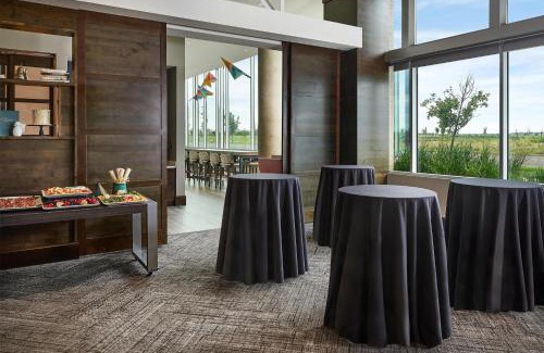 Dupont Hotel | Hyatt Place Pena Station/Denver Airport